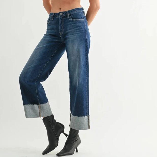 Damen-Jeans mit weitem Bein, Umschlagsaum und Vintage-Waschung