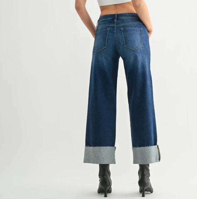 Damen-Jeans mit weitem Bein, Umschlagsaum und Vintage-Waschung